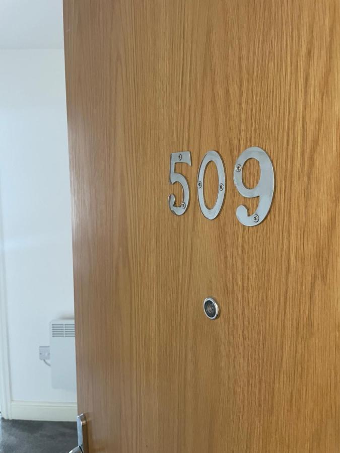 #0509 Two Bedroom Serviced Apartment- Free Parking Derby Eksteriør bilde